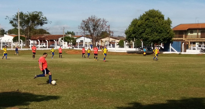 Munic Pio De Araras Quatro Partidas Abriram O Campeonato Municipal De