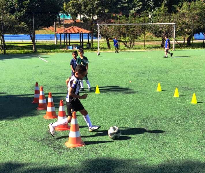 Qual a idade certa para entrar na escolinha de futebol?