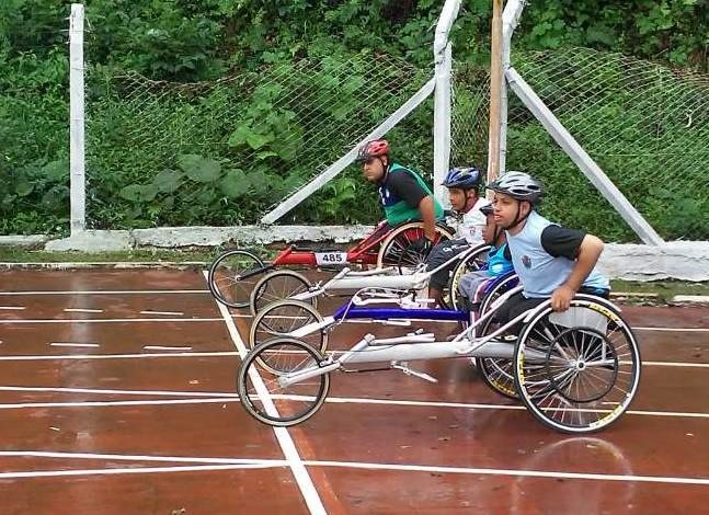 Município de Araras - Equipe feminina de tênis conquista o bronze