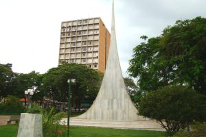 Obelisco praça barão
